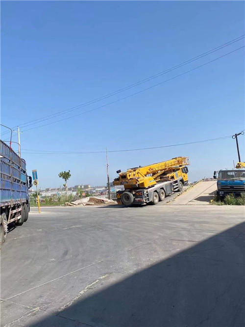 称多县25吨吊车的租赁价格大概是多少？