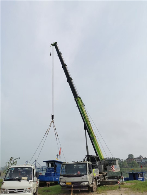 称多县桥梁建设吊装案例