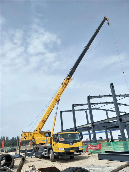 称多县超高层建筑钢结构吊装案例