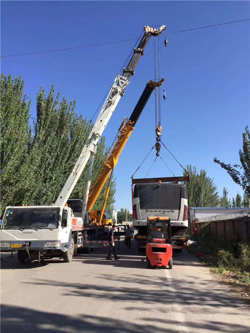 称多县港口集装箱搬运案例